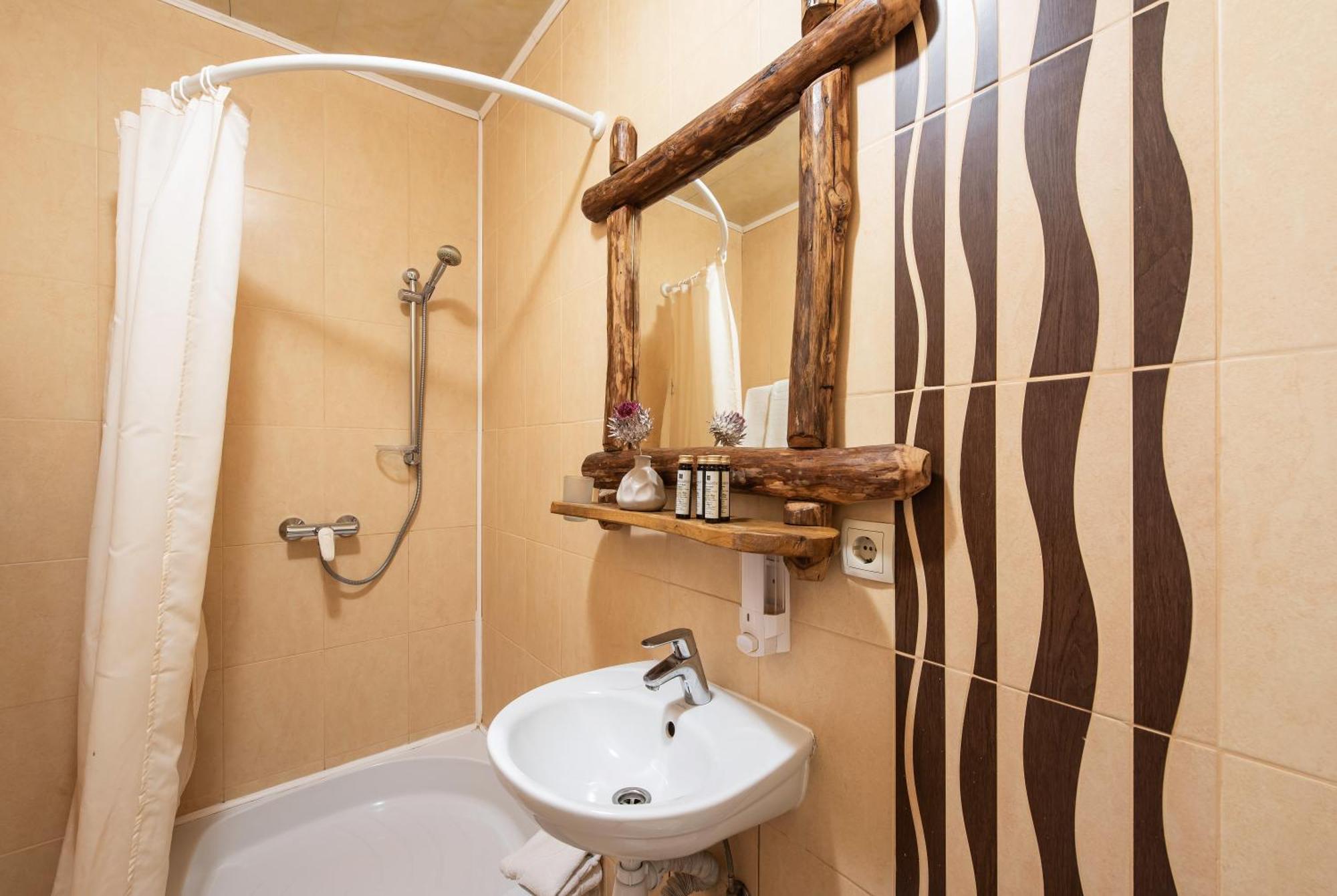 Stara Pravda - Vykrutasy Hotel 3*